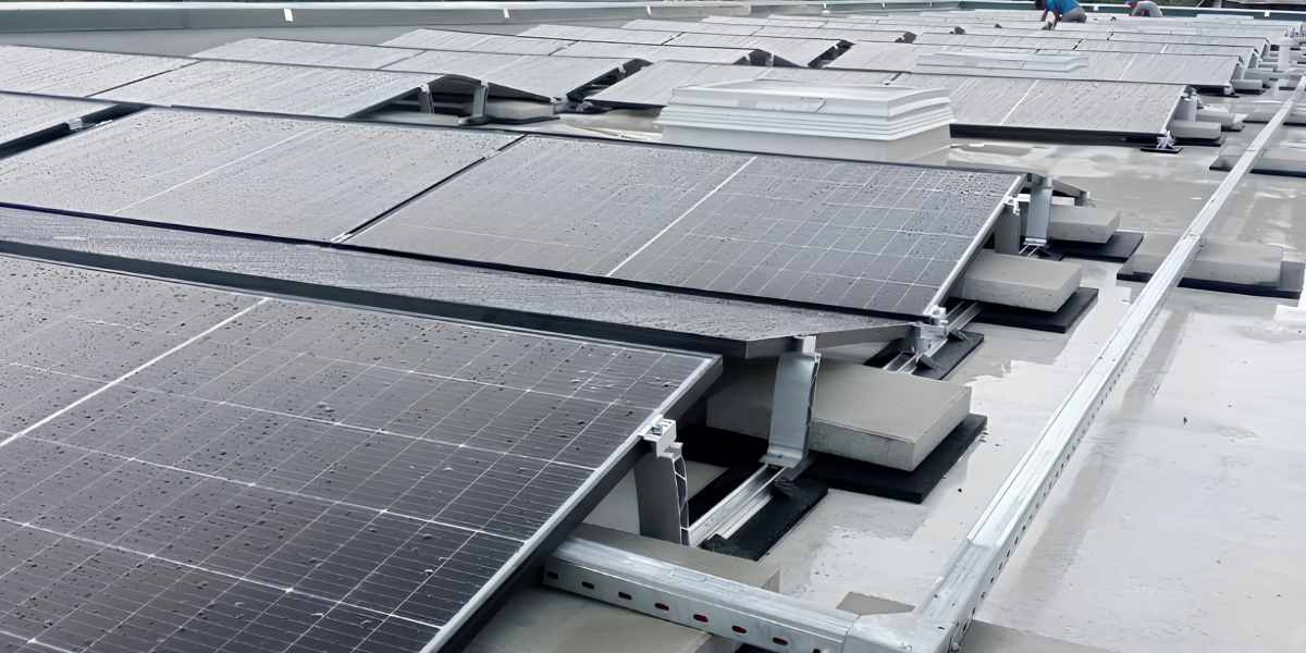 Merită un sistem fotovoltaic pentru business în 2026?