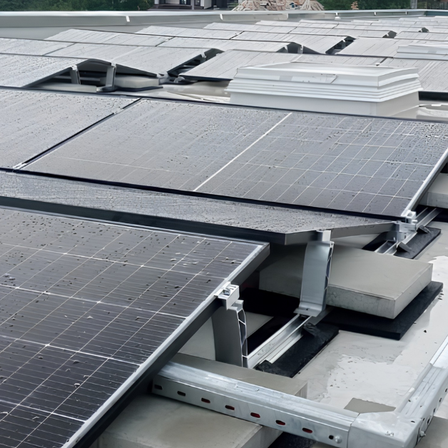 Merită un sistem fotovoltaic pentru business în 2026?